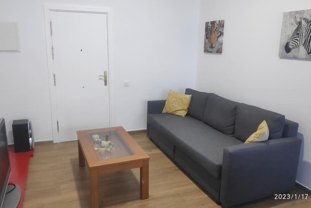 Precioso Apartamento Con Magnifico Patio. Sant Feliu de Llobregat Esterno foto