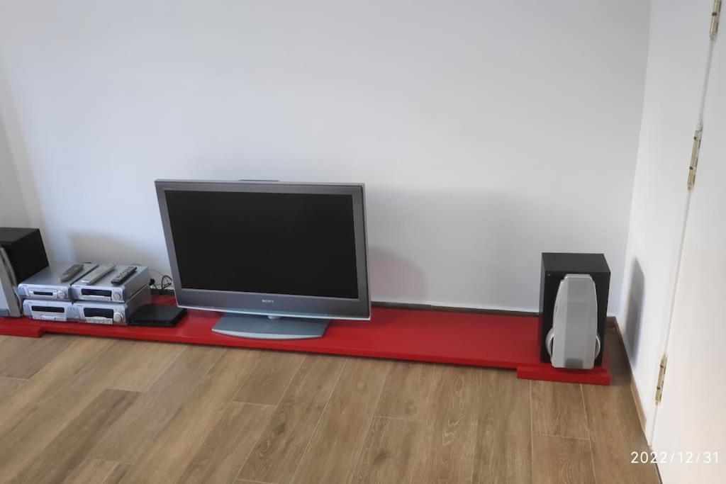 Precioso Apartamento Con Magnifico Patio. Sant Feliu de Llobregat Esterno foto