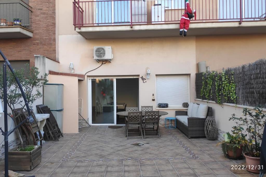 Precioso Apartamento Con Magnifico Patio. Sant Feliu de Llobregat Esterno foto